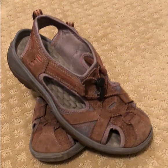 clarks privo fisherman sandals